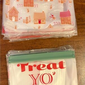 Thirty-one Medium Holiday Themed Reusable Snack Bags